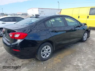 2019 Chevrolet Cruze LS with VIN 1G1BC5SM7K7151224, listed as a IAAI auction lot 41591315 with 118,114 mi miles. Bid and sale history available at carsss.com. Image 4.
