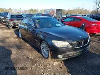 2011 BMW 7 Series 750Li z VIN WBAKB8C51BCY66913, wystawiony jako IAAI lot #41987656 z przebiegiem 113 843 mil mil oraz . Historia ofert i sprzedaży dostępna na DreamBid. Obrazek 1.