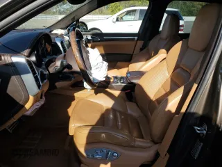 2012 Porsche Cayenne S z VIN WP1AB2A29CLA43084, wystawiony jako Copart lot #53424175 z przebiegiem Nie podano mil oraz Szkody całkowita. Historia ofert i sprzedaży dostępna na DreamBid. Obrazek 7.