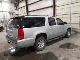 2013 GMC Yukon XL SLT z VIN 1GKS2KE71DR342261, wystawiony jako IAAI lot #42018535 z przebiegiem 201 847 mil mil oraz . Historia ofert i sprzedaży dostępna na DreamBid. Obrazek 4.