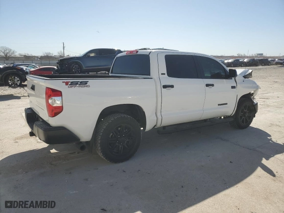 2018 Toyota Tundra 4WD SR5 with VIN 5TFDW5F19JX762779, listed as a Copart auction lot 48772485 with 49,276 mi miles and Salvage Title. Bid and sale history available at carsss.com. Image 3.
