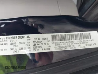 2010 Volkswagen Routan SE z VIN 2V4RW3D15AR272566, wystawiony jako IAAI lot #42355601 z przebiegiem 186 000 mil mil oraz . Historia ofert i sprzedaży dostępna na DreamBid. Obrazek 9.