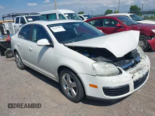 2008 Volkswagen Jetta SE with VIN 3VWRM71K28M107318, listed as a IAAI auction lot 42683783 with 144,686 mi miles and . Bid and sale history available at DreamBid. Image 1.