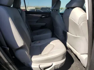 2021 Toyota Highlander Limited z VIN 5TDYZRAH8MS050939, wystawiony jako Copart lot #48616025 z przebiegiem 111 687 mil mil oraz Szkoda całkowita • Salvage title. Historia ofert i sprzedaży dostępna na DreamBid. Obrazek 12.