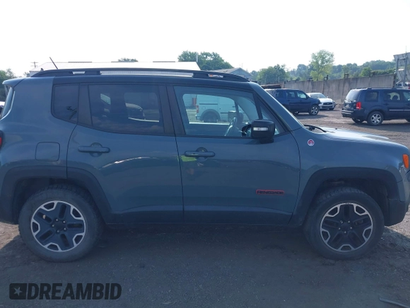 2016 Jeep Renegade Trailhawk z VIN ZACCJBCT8GPC66771, wystawiony jako IAAI lot #42666893 z przebiegiem 69 989 mil mil oraz . Historia ofert i sprzedaży dostępna na DreamBid. Obrazek 13.