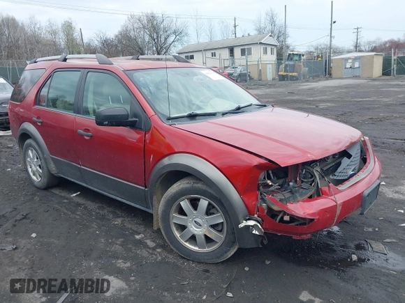 2006 Ford Freestyle SE with VIN 1FMZK04106GA36254, listed as a IAAI auction lot 42031030 with 112,029 mi miles. Bid and sale history available at carsss.com. Image 1.