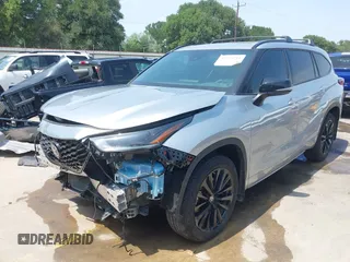 2023 Toyota Highlander L with VIN 5TDKDRAHXPS016140, listed as a IAAI auction lot 42275211 with 33,144 mi miles and . Bid and sale history available at DreamBid. Image 2.