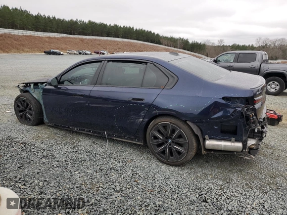 2023 BMW 7 Series 760i xDrive with VIN WBA33EJ04PCN52350, listed as a Copart auction lot 44487295 with 10,878 mi miles and Salvage title. Bid and sale history available at DreamBid. Image 2.
