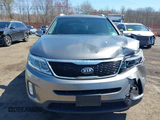 2015 Kia Sorento LX with VIN 5XYKT4A60FG606279, listed as a IAAI auction lot 41972303 with 123,033 mi miles. Bid and sale history available at carsss.com. Image 12.