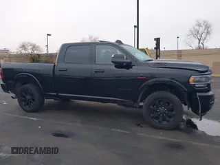 2022 Ram 2500 Laramie z VIN 3C6UR5FL2NG377414, wystawiony jako IAAI lot #41492443 z przebiegiem 100 477 mil mil oraz . Historia ofert i sprzedaży dostępna na DreamBid. Obrazek 14.