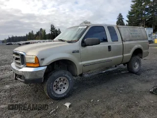 2000 Ford Super Duty F-250 XL with VIN 1FTNX21L2YEC37514, listed as a Copart auction lot 77744984 with 303,550 mi miles and Clean Title. Bid and sale history available at carsss.com. Image 1.