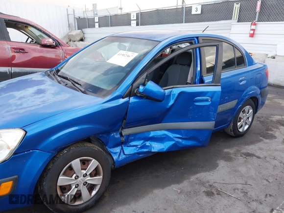 2008 Kia Rio LX with VIN KNADE123486365738, listed as a IAAI auction lot 41902367 with 248,194 mi miles. Bid and sale history available at carsss.com. Image 6.