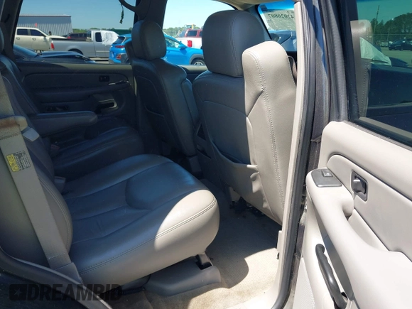 2005 Chevrolet Tahoe Z71 z VIN 1GNEC13T85R175308, wystawiony jako IAAI lot #42020807 z przebiegiem 321 355 mil mil oraz . Historia ofert i sprzedaży dostępna na DreamBid. Obrazek 8.
