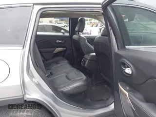 2017 Jeep Cherokee Limited with VIN 1C4PJMDS4HW613200, listed as a IAAI auction lot 41638978 with 81,356 mi miles. Bid and sale history available at carsss.com. Image 8.