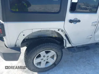 2012 Jeep Wrangler Unlimited Sport z VIN 1C4HJWDG3CL224800, wystawiony jako IAAI lot #41569279 z przebiegiem 174 336 mil mil oraz . Historia ofert i sprzedaży dostępna na DreamBid. Obrazek 19.