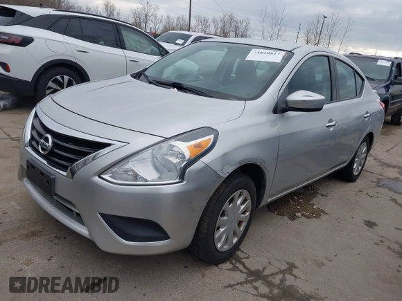 2016 Nissan Versa S z VIN 3N1CN7AP6GL868104, wystawiony jako IAAI lot #41820817 z przebiegiem 146 701 mil mil oraz . Historia ofert i sprzedaży dostępna na DreamBid. Obrazek 2.