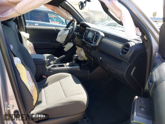 2016 Toyota Tacoma SR5 z VIN 3TMAZ5CNXGM019256, wystawiony jako IAAI lot #42294477 z przebiegiem 123 680 mil mil oraz . Historia ofert i sprzedaży dostępna na DreamBid. Obrazek 5.
