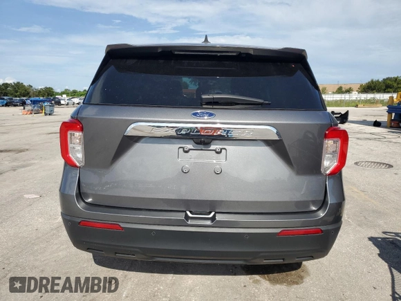 2022 Ford Explorer with VIN 1FMSK7BH1NGB77813, listed as a Copart auction lot 68870304 with 13,910 mi miles and Salvage Title. Bid and sale history available at carsss.com. Image 6.