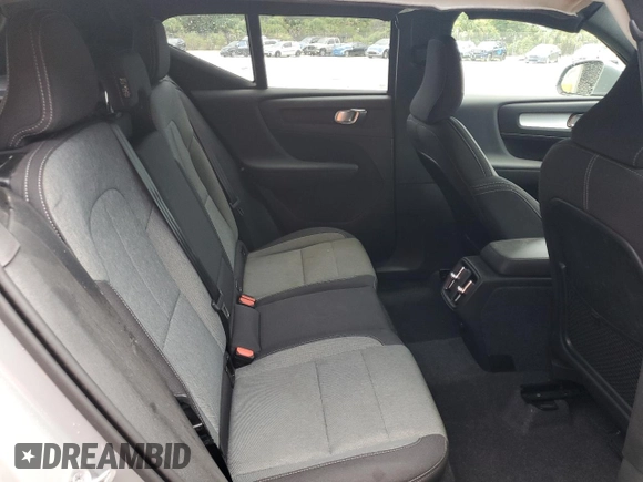 2024 Volvo XC40 Core Bright Theme с VIN YV4L12UK1R2352049, выставлен на аукционе Copart как лот 61442035 с пробегом 20 156 миль миль и Чистый • Clean title. История ставок и продаж доступна на DreamBid. Изображение 10.