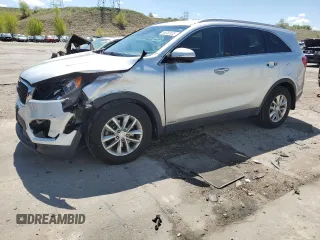 2017 Kia Sorento LX z VIN 5XYPGDA3XHG236574, wystawiony jako Copart lot #56359835 z przebiegiem 105 297 mil mil oraz Szkoda całkowita • Salvage title. Historia ofert i sprzedaży dostępna na DreamBid. Obrazek 1.