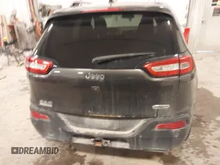 2016 Jeep Cherokee Latitude z VIN 1C4PJMCS2GW133592, wystawiony jako IAAI lot #41523996 z przebiegiem 193 154 mil mil oraz . Historia ofert i sprzedaży dostępna na DreamBid. Obrazek 16.