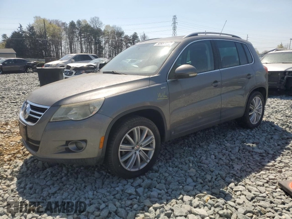 2010 Volkswagen Tiguan SEL with VIN WVGBV7AX4AW513809, listed as a Copart auction lot 50951415 with 109,001 mi miles and Clean Title. Bid and sale history available at DreamBid. Image 1.
