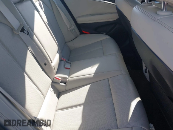 2023 Genesis G70 2.0T z VIN KMTG34TA3PU131624, wystawiony jako IAAI lot #42286678 z przebiegiem 35 010 mil mil oraz . Historia ofert i sprzedaży dostępna na DreamBid. Obrazek 8.