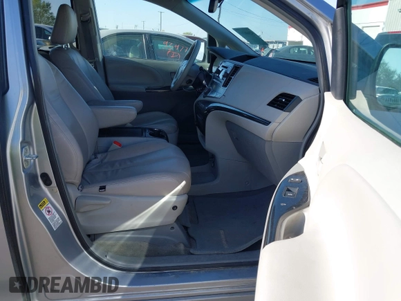 2013 Toyota Sienna LE AAS with VIN 5TDKK3DC6DS371126, listed as a IAAI auction lot 42006353 with 141,425 mi miles. Bid and sale history available at carsss.com. Image 5.
