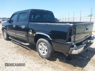 2005 Chevrolet Silverado 1500 LS with VIN 2GCEC13T151401531, listed as a IAAI auction lot 41962535 with 322,265 mi miles. Bid and sale history available at carsss.com. Image 3.