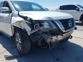 2017 Nissan Pathfinder SV z VIN 5N1DR2MM6HC687085, wystawiony jako IAAI lot #41793687 z przebiegiem 138 842 mil mil oraz . Historia ofert i sprzedaży dostępna na DreamBid. Obrazek 6.