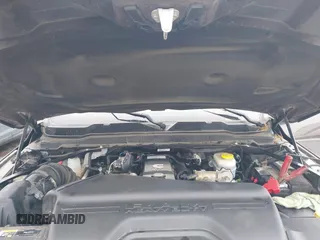 2020 Ram 2500 Laramie z VIN 3C6UR5FL5LG249102, wystawiony jako IAAI lot #41414195 z przebiegiem 42 044 mil mil oraz . Historia ofert i sprzedaży dostępna na DreamBid. Obrazek 10.