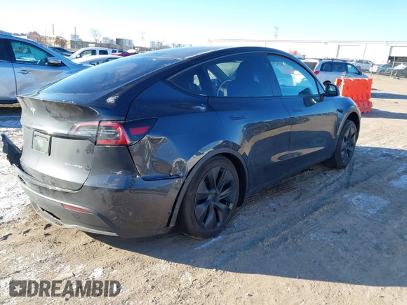2024 Tesla Model Y Long Range with VIN 7SAYGAEE5RF201368, listed as a IAAI auction lot 41248963 with Not Provided miles and . Bid and sale history available at DreamBid. Image 4.