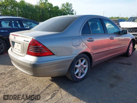 2003 Mercedes-Benz C 240 с VIN WDBRF81J23F399151, выставлен на аукционе IAAI как лот 42148929 с пробегом Не указан миль и . История ставок и продаж доступна на DreamBid. Изображение 4.