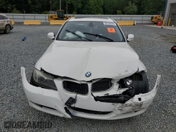 2011 BMW 3 Series 328i xDrive z VIN WBAPK5C56BA656016, wystawiony jako Copart lot #56149765 z przebiegiem Nie podano mil oraz Szkoda całkowita • Salvage title. Historia ofert i sprzedaży dostępna na DreamBid. Obrazek 5.
