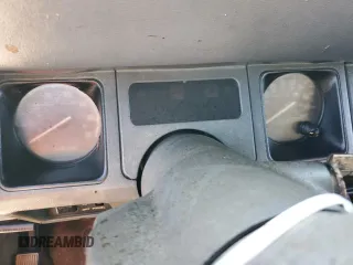 1989 Jeep Wrangler z VIN 2J4FY29T5KJ121524, wystawiony jako Copart lot #51924145 z przebiegiem Nie podano mil oraz Czysty tytuł • Clean title. Historia ofert i sprzedaży dostępna na DreamBid. Obrazek 9.