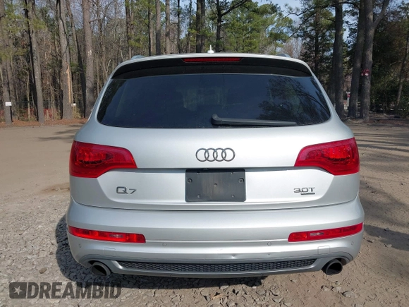 2015 Audi Q7 3.0T S line Prestige with VIN WA1DGAFE9FD001990, listed as a IAAI auction lot 41704132 with 108,118 mi miles. Bid and sale history available at carsss.com. Image 16.