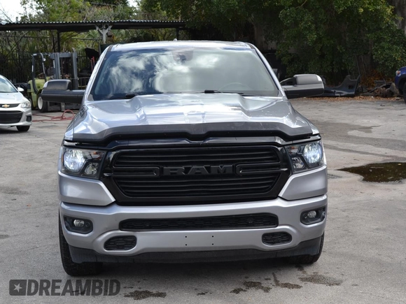 2021 Ram 1500 Big Horn z VIN 1C6RREBT3MN811115, wystawiony jako Copart lot #48342715 z przebiegiem 70 823 mil mil oraz Szkoda całkowita • Salvage title. Historia ofert i sprzedaży dostępna na DreamBid. Obrazek 2.