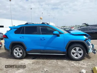 2021 Toyota RAV4 XLE with VIN 2T3W1RFV3MW164777, listed as a IAAI auction lot 41708032 with 76,854 mi miles. Bid and sale history available at carsss.com. Image 14.