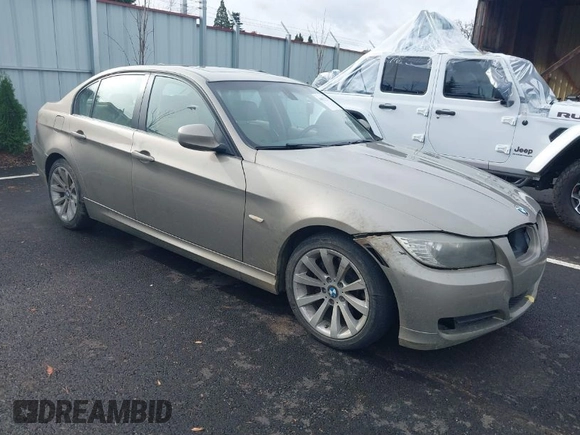 2011 BMW 3 Series 328i with VIN WBAPH5C57BA443932, listed as a IAAI auction lot 40832127 with 206,426 mi miles and . Bid and sale history available at carsss.com. Image 1.