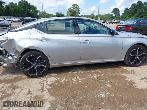 2024 Nissan Altima SR z VIN 1N4BL4CVXRN370456, wystawiony jako IAAI lot #42152499 z przebiegiem 30 007 mil mil oraz . Historia ofert i sprzedaży dostępna na DreamBid. Obrazek 13.