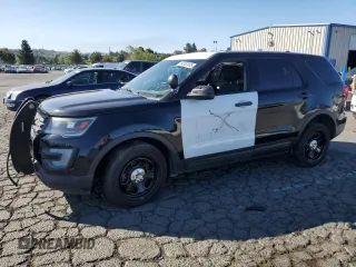 2017 Ford Police Interceptor Utility z VIN 1FM5K8AR4HGB93019, wystawiony jako Copart lot #54857095 z przebiegiem Nie podano mil oraz Tytuł czysty. Historia ofert i sprzedaży dostępna na DreamBid. Obrazek 1.