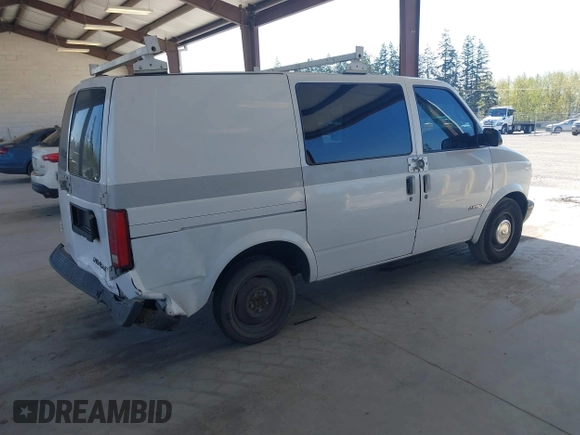 1997 Chevrolet Astro Cargo Van with VIN 1GCDM19W3VB162090, listed as a IAAI auction lot 42019388 with 238,724 mi miles. Bid and sale history available at carsss.com. Image 4.