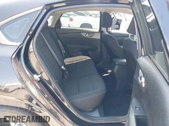2021 Kia Forte LXS с VIN 3KPF24ADXME342033, выставлен на аукционе IAAI как лот 42666881 с пробегом 68 910 миль миль и . История ставок и продаж доступна на DreamBid. Изображение 8.