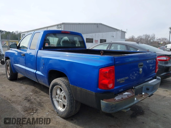 2008 Dodge Dakota ST with VIN 1D7HE22K78S507286, listed as a IAAI auction lot 41381456 with 202,300 mi miles and . Bid and sale history available at carsss.com. Image 3.