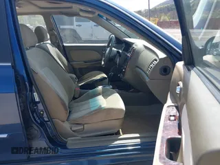 2004 Hyundai Sonata GLS with VIN KMHWF35H94A996905, listed as a IAAI auction lot 42070412 with 180,884 mi miles. Bid and sale history available at carsss.com. Image 5.