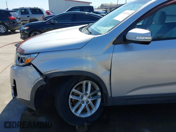 2015 Kia Sorento LX with VIN 5XYKT4A77FG548874, listed as a IAAI auction lot 41650301 with 111,113 mi miles. Bid and sale history available at carsss.com. Image 18.