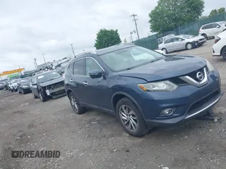 2015 Nissan Rogue SV z VIN 5N1AT2MV0FC782400, wystawiony jako IAAI lot #42253214 z przebiegiem 162 803 mil mil oraz . Historia ofert i sprzedaży dostępna na DreamBid. Obrazek 1.