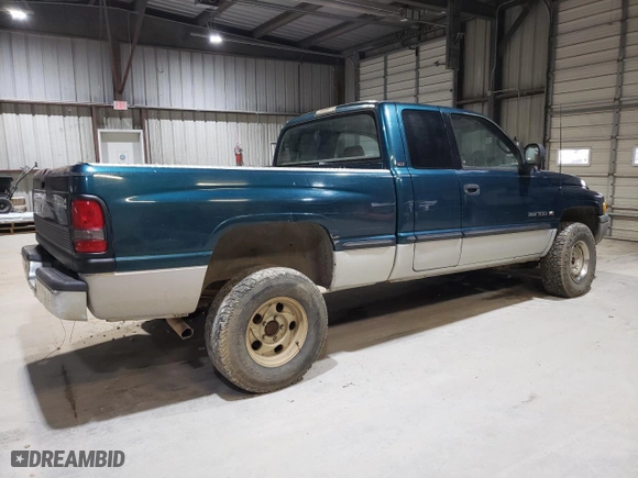 1998 Dodge Ram 1500 with VIN 3B7HF13Z4WG205536, listed as a Copart auction lot 44450975 with 231,729 mi miles and Clean Title. Bid and sale history available at carsss.com. Image 3.