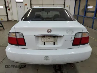 1997 Honda Accord LX with VIN 1HGCD5635VA217885, listed as a Copart auction lot 84570524 with 259,566 mi miles and Clean Title. Bid and sale history available at carsss.com. Image 6.