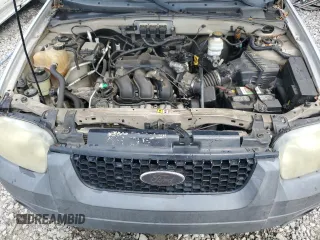 2005 Ford Escape XLS Value with VIN 1FMYU02Z85DA14324, listed as a Copart auction lot 73111164 with 212,118 mi miles and Salvage Title. Bid and sale history available at carsss.com. Image 12.